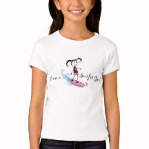 Ein die Brandungs-Mädchen-" T - Shirt des Mädchens