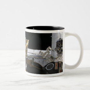 Ein dotiertes Sojus-Raumfahrzeug Zweifarbige Tasse