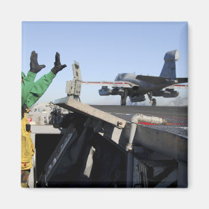 Ein EA-6B Prowler startet vom Führerraum Magnet