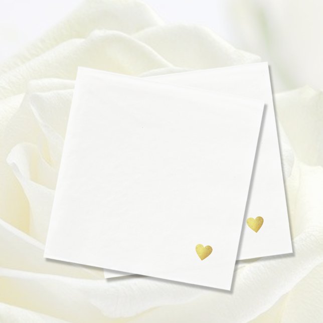 ein einfaches Imitat Gold Liebe Herz auf der weiße Serviette (Von Creator hochgeladen)