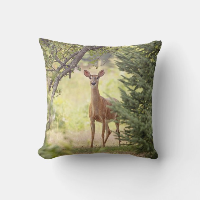 Ein einsamer Hirsch Kissen (Vorderseite)