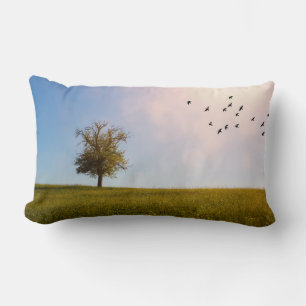 Ein einzelner Baum Lendenkissen