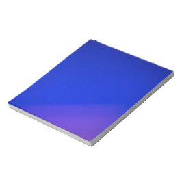 Ein elegantes, glänzendes Notizbuch mit blauem Far Notizblock