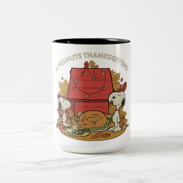 Ein Erdnuss-Erntedank Zweifarbige Tasse (Mittel)