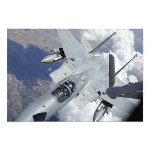 Ein F-15 Eagle Züge weg von einem KC-135 Fotodruck