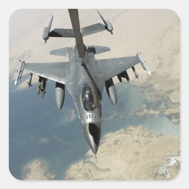 Ein F-16-Kämpffalken schürt Quadratischer Aufkleber (Vorderseite)