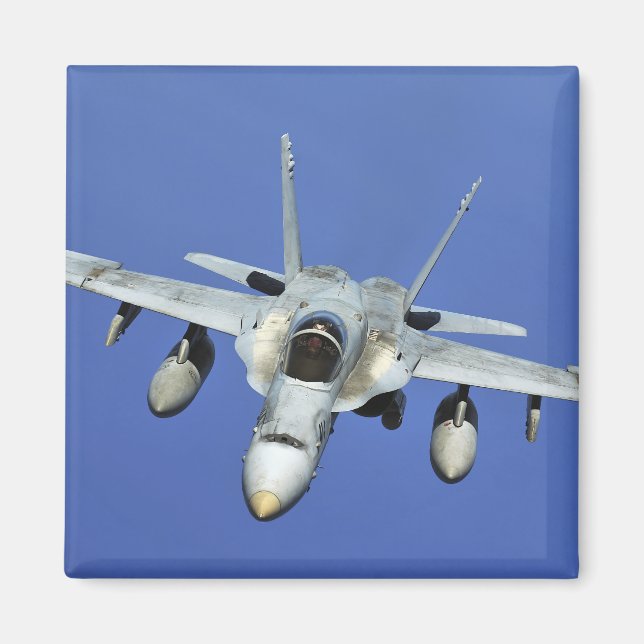 Ein F/A-18 Hornet nimmt an einer Mission teil Magnet (Vorne)