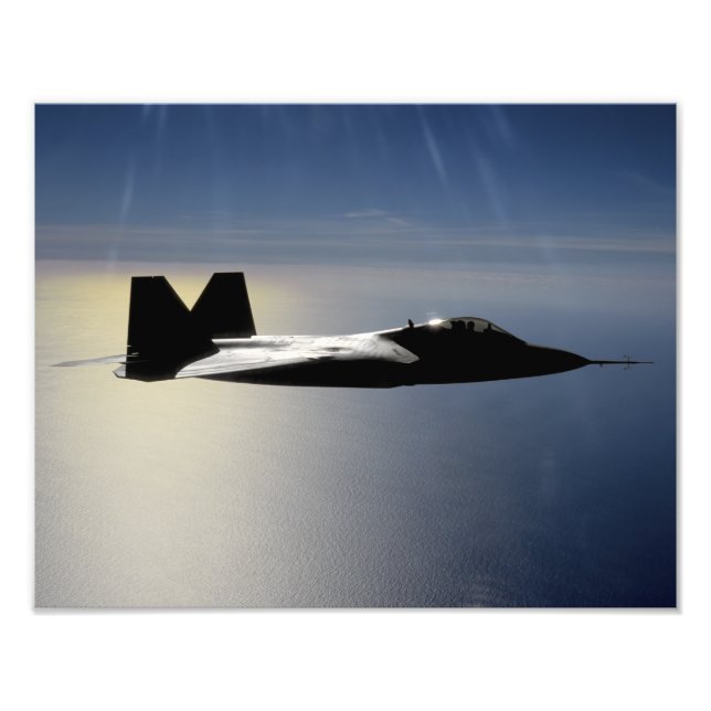Ein F/A-22 Raptor fliegt eine Ausbildungsmission 2 Fotodruck (Vorne)