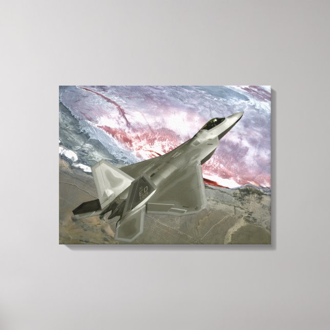 Ein F/A-22 Raptor fliegt eine Trainingsmission Leinwanddruck (Vorderseite)