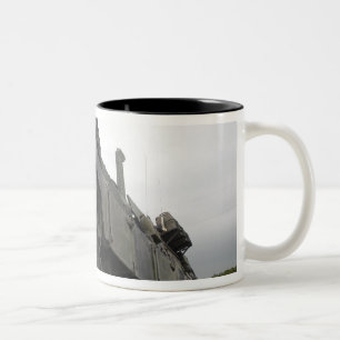 Ein Fahrzeug der Herkules-Erholung M88A2 Zweifarbige Tasse