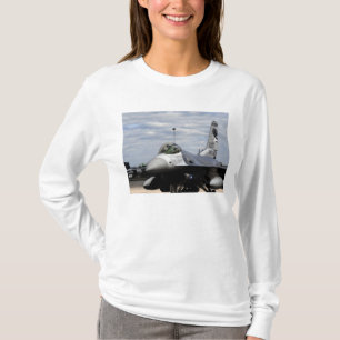 Ein Falken der F-16 T-Shirt