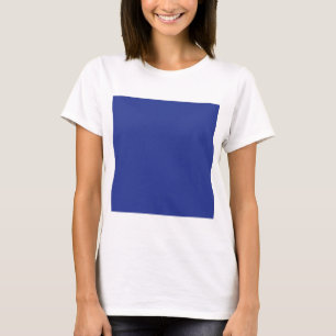 ein Flugzeug, das mit einem blauen Hintergrund in  T-Shirt
