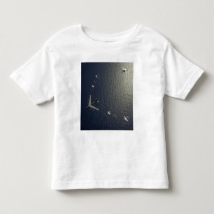 Ein Flugzeug der US-Luftwaffe B-52 Stratofortress Kleinkind T-shirt