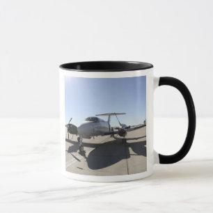 Ein Flugzeug UC-12F Königs Air Tasse