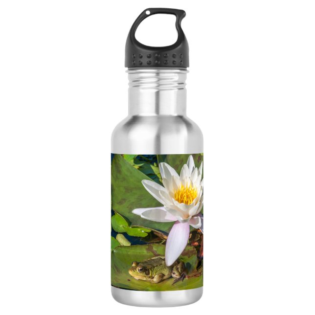 Ein Frosch unter einer Nnuphar-Blüte Trinkflasche (Vorderseite)