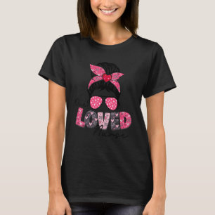 Ein geliebter Nurse Messy Bun Valentine's Day Wome T-Shirt