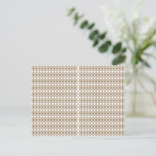 ein geometrisches Muster aus weiß und gold Postkarte