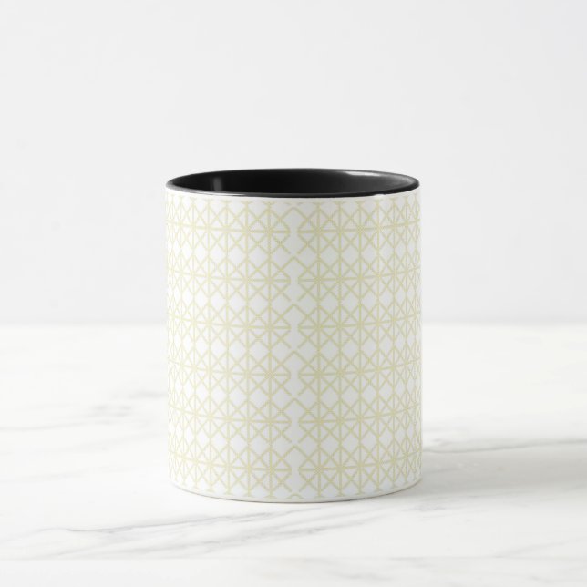 ein geometrisches Muster aus weiß und gold Tasse (Zentrum)