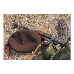 Ein Gewehr, Militär bedecken und Kantine Fotodruck