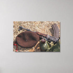 Ein Gewehr, Militär bedecken und Kantine Leinwanddruck