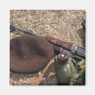 Ein Gewehr, Militär bedecken und Kantine Magnet