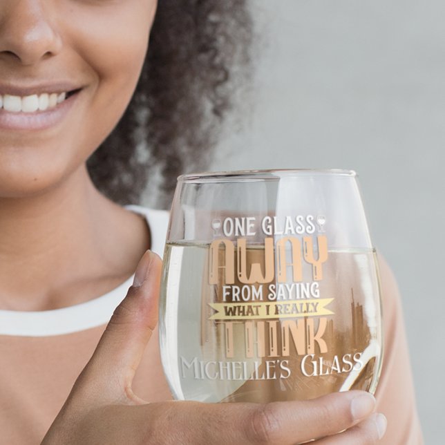Ein Glas entfernt Lustig Personalisiert  (Von Creator hochgeladen)