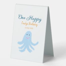 Ein glücklicher blauer Oktopus unter dem Meeresgeb Tischaufsteller