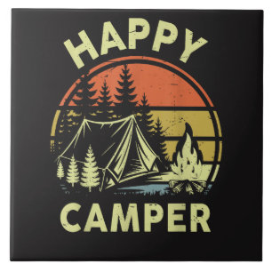 Ein glücklicher Camper Kleinkind Junge Lustiges Ca Fliese
