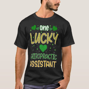 Ein glücklicher Chiropraktiker Assistent Saint Pat T-Shirt