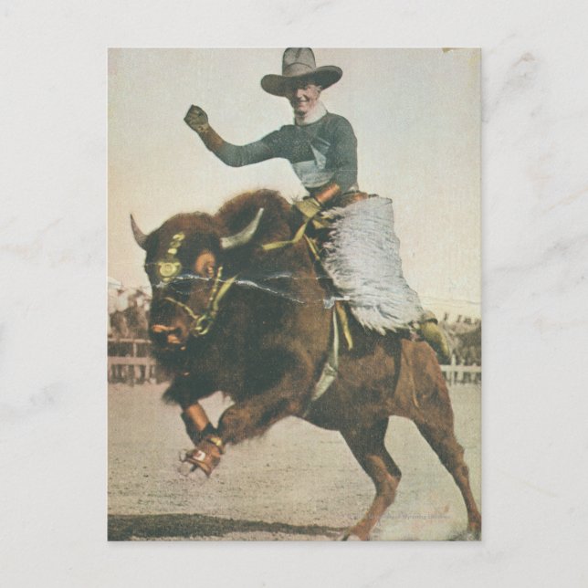 Ein glücklicher Cowboy auf einem Bucking Buffalo. Postkarte (Vorderseite)