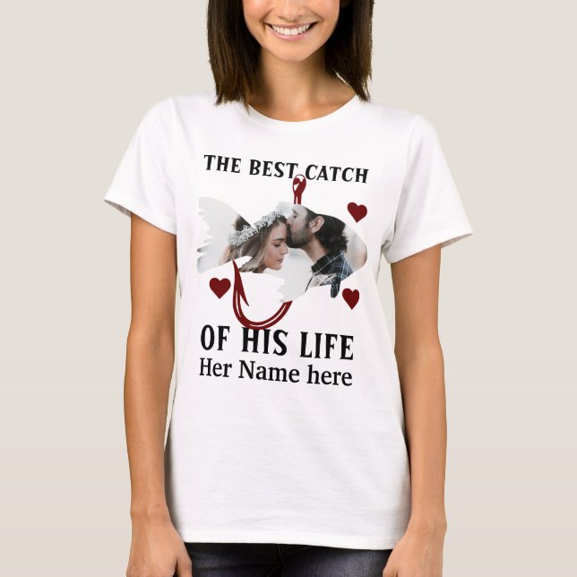Ein glücklicher Fischer, der ein Paar Fische zusam T-Shirt (Vorderseite)
