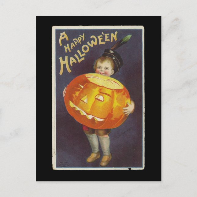 Ein glücklicher Halloween-Junge mit Big Pumpkin Vi Postkarte (Vorderseite)