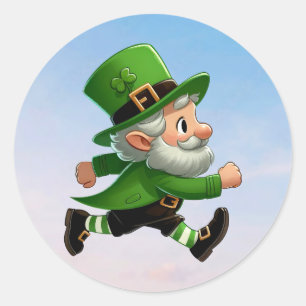 Ein glücklicher Kobold am St. Patrick's Day Runder Aufkleber