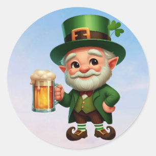 Ein glücklicher Kobold am St. Patrick's Day Runder Aufkleber