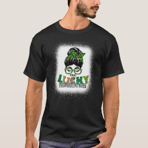 Ein glücklicher Perioperative Nurse gebleicht St P T-Shirt