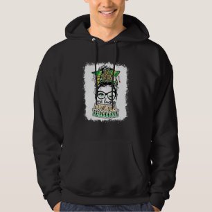 Ein glücklicher Physiotherapeut und eine glücklich Hoodie