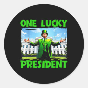 Ein glücklicher Präsident Trump St Patricks Day Ir Runder Aufkleber