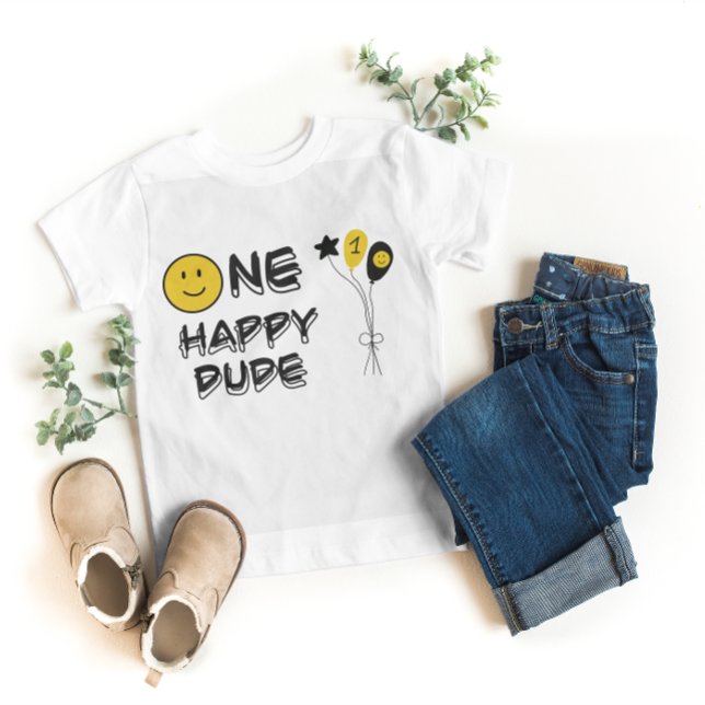 Ein glücklicher Typ Gelbes Lächeln Erster Geburtst T-Shirt (Von Creator hochgeladen)