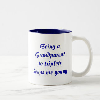 Ein Großvater zu den tripletskeeps sein ich jung Zweifarbige Tasse