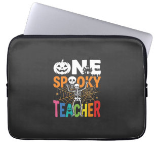 Ein gruseliger Lehrer Halloween-Design_1 Laptopschutzhülle