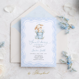 Ein Häschen ist auf dem Weg Baby Shower Junge Einladung