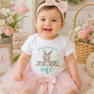 Ein Häschen ist Eins Florales Erstes Geburtstags-S Baby T-shirt