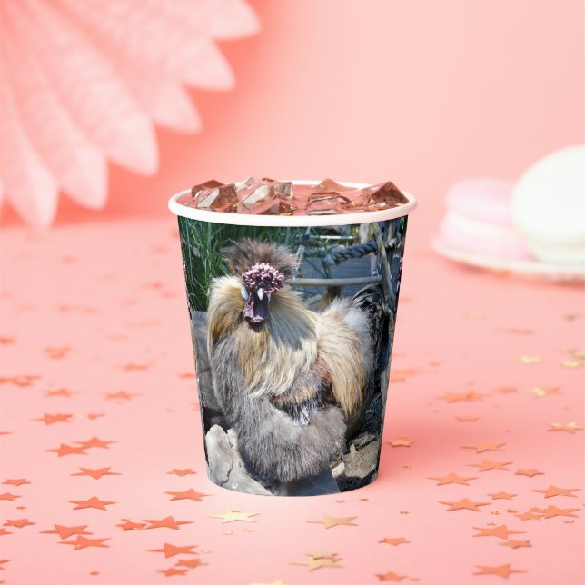 Ein hässliches, flauschiges Huhn, Pappbecher (Insitu)