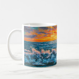 Ein heller Sonnenuntergang während eines Sturms. E Kaffeetasse