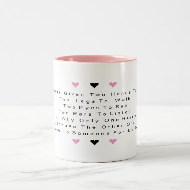 Ein Herz - schöne Wörter der Liebe Zweifarbige Tasse (Mittel)