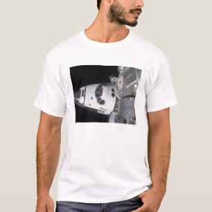 Ein hochwinkeliger Blick auf die Crew T-Shirt