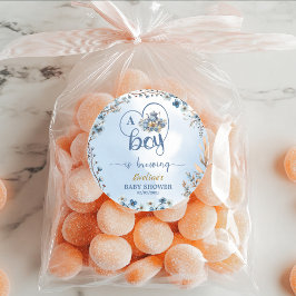 Ein Junge braut Tee Party Junge Babydusche blau Runder Aufkleber