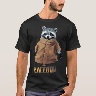 Ein Junge fischt mit einem Vintage-Messer. T-Shirt