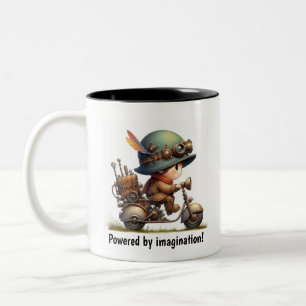 Ein junges glückliches Kind, das mit einem Steampu Zweifarbige Tasse