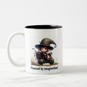 Ein junges glückliches Kind fährt ein Steampunk-Mo Zweifarbige Tasse